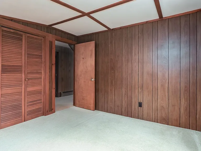 7 Howards Grv — Photo 24