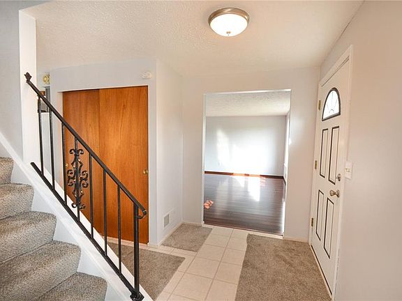 4th image of 53 Winchester Dr