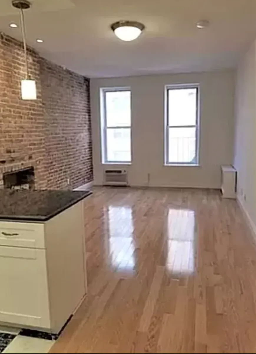 Building Photo - 443 E 83rd St #3C