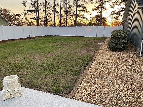 4th image of 1375 Baymeadows Dr E