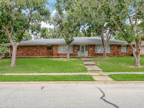 1513 Yarborough Dr, Sherman, TX 75092