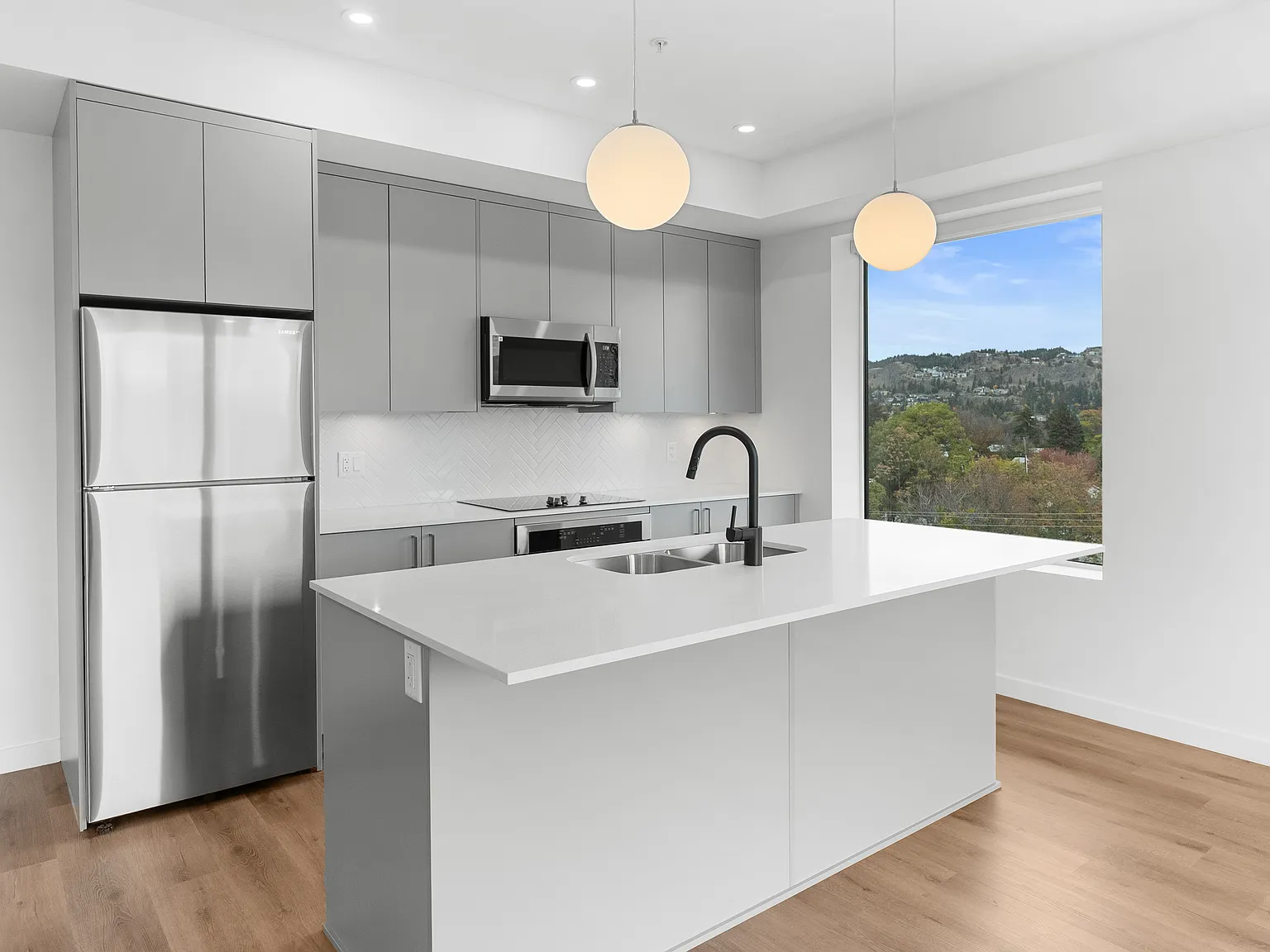 1 bed, 577 sqft, $1,890 — Photo 2