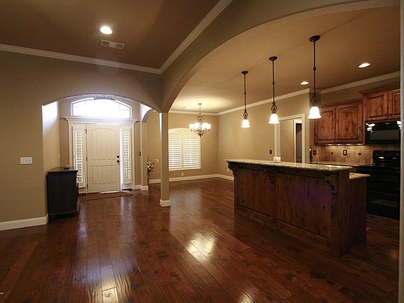 3rd image of 8102 City View Dr