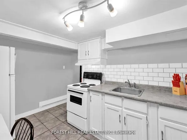 996 Bayview Ave, Toronto, ON M4G 2Z6