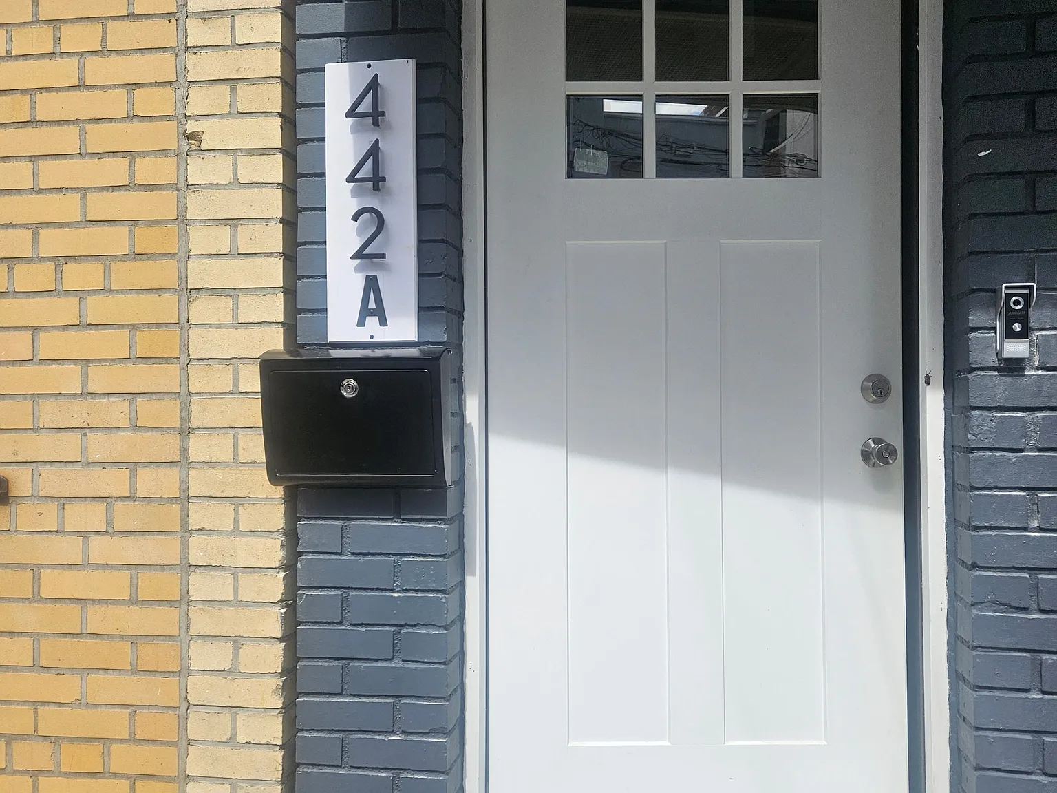 2 bed, 800 sqft, $2,800 — Photo 1