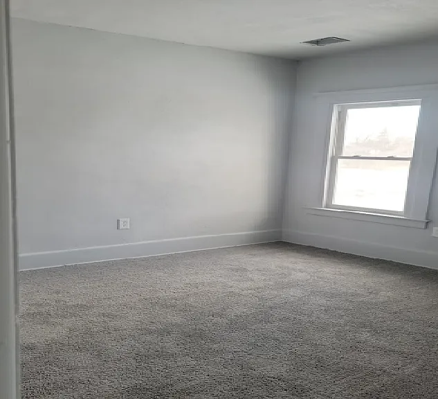 343 Elmhurst St — Photo 6