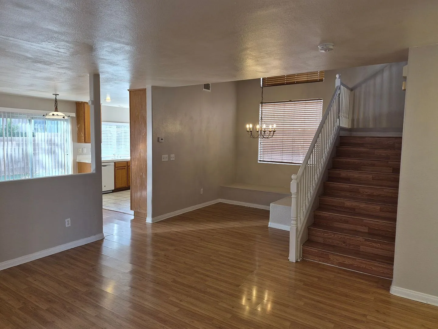 Available Now**Summerlin 4/2.5/2 Car — Photo 3