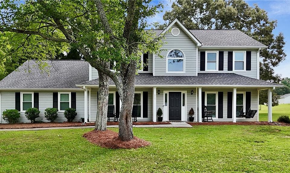 1st image of 515 Walraven Rd NE