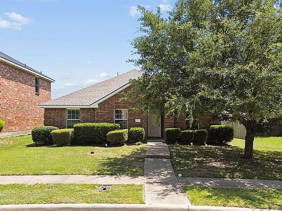 5th image of 205 Rosewood Ct