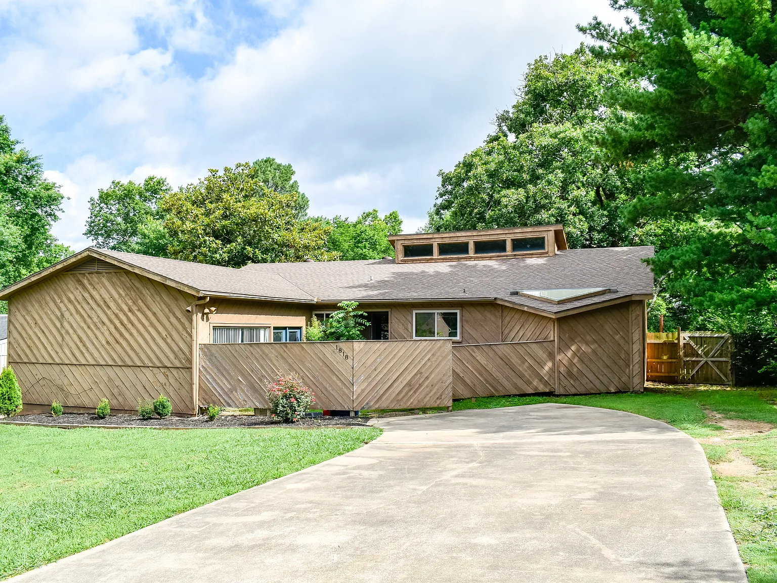 1818 West Ora Drive - 1 — Photo 2