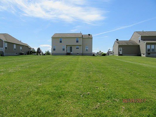 2nd image of 36 Goldfinch Dr