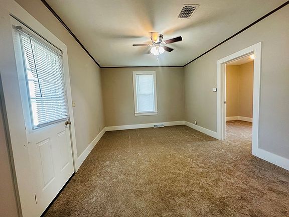 5th image of 419 Short St