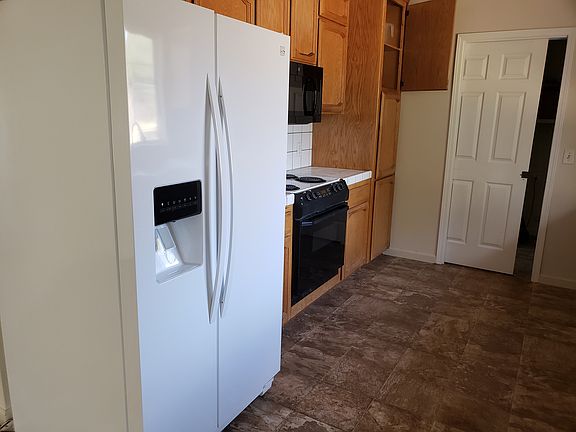 3rd image of 41968 Pamela Pl