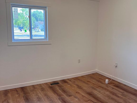 4th image of 629 Alger St