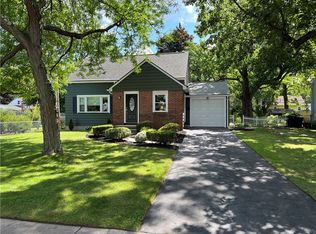 19 Menard Dr, Rochester, NY 14616