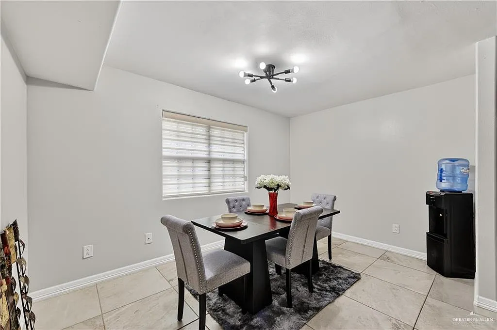 3 bed, 3.5 bath, 2014 sqft, $2,250 — Photo 4