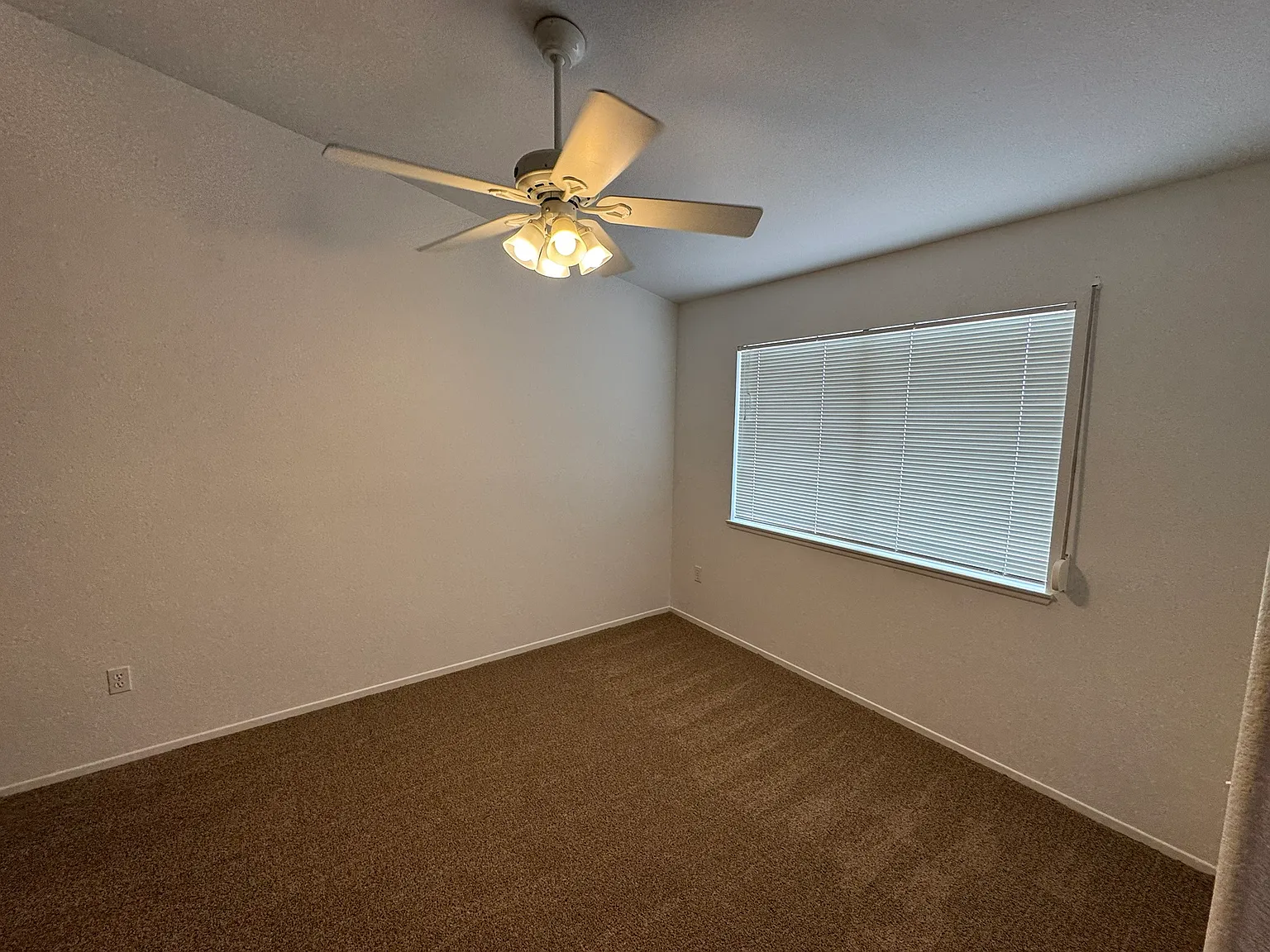 4 bed, 2181 sqft, $2,800 — Photo 3