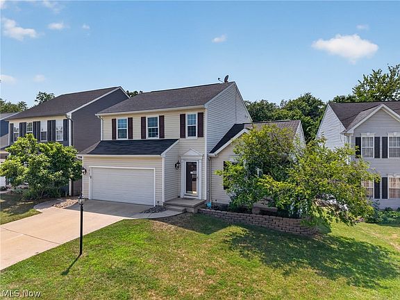 2nd image of 10141 Ravenwood Ct