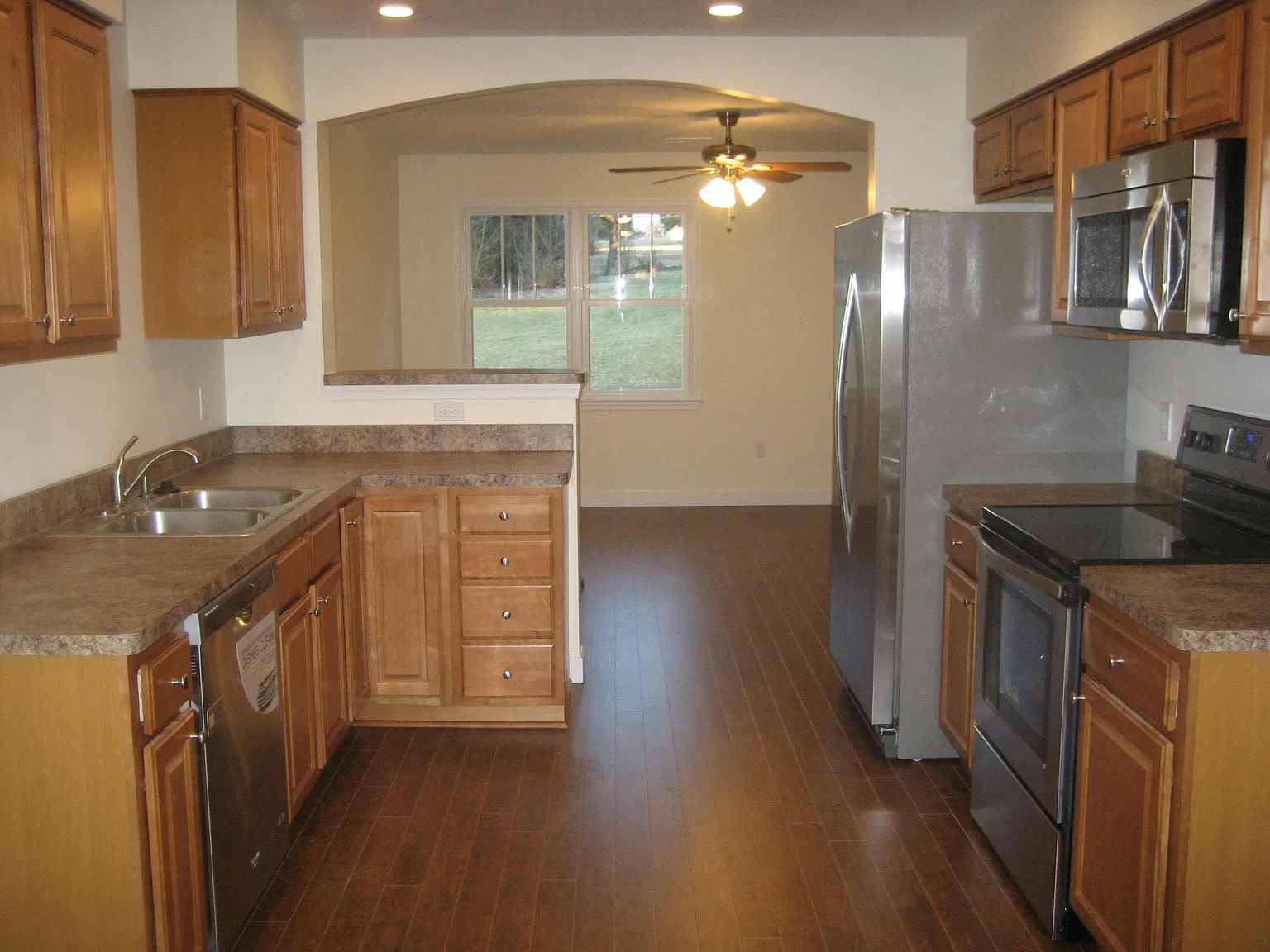 2 bed, 1.5 bath, 1120 sqft, $1,575 — Photo 2