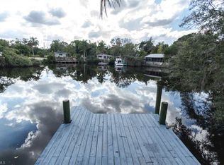 221 Lagoon Dr, Fort Myers, FL 33905