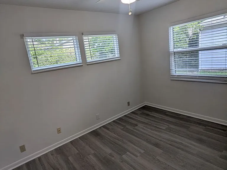 8438 NW 39th Cir — Photo 18