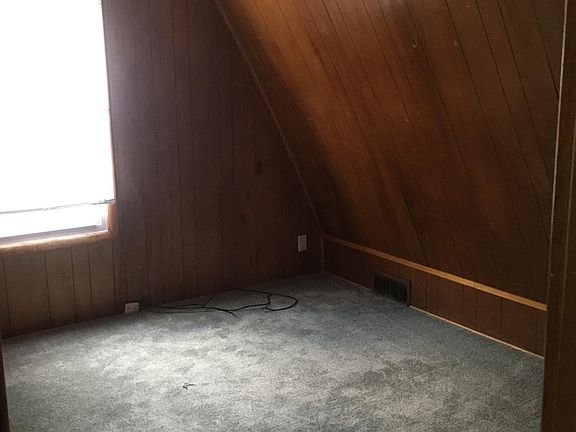 5th image of 4015 Bell St