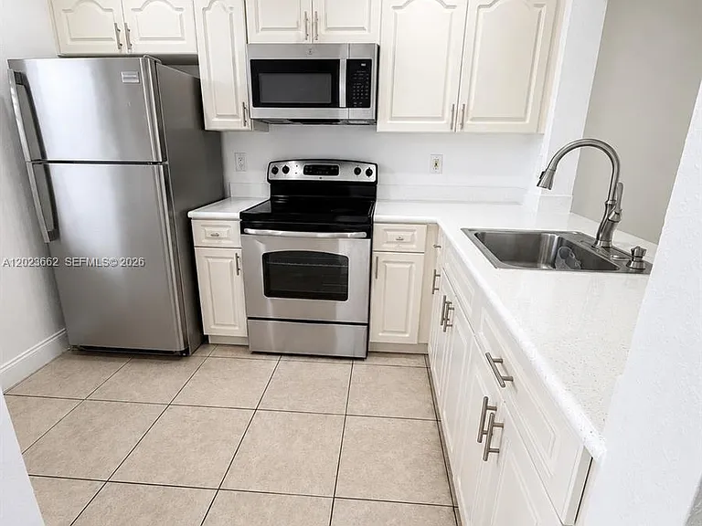 7668 SW 152nd Ave #216 — Photo 5