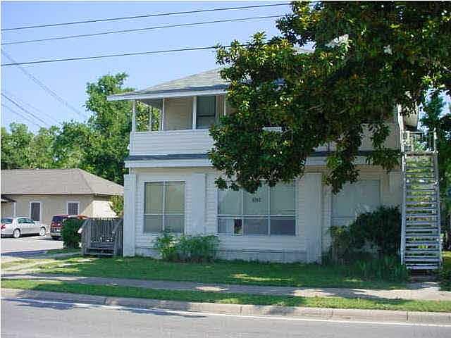 2nd image of 1012 E Cervantes St