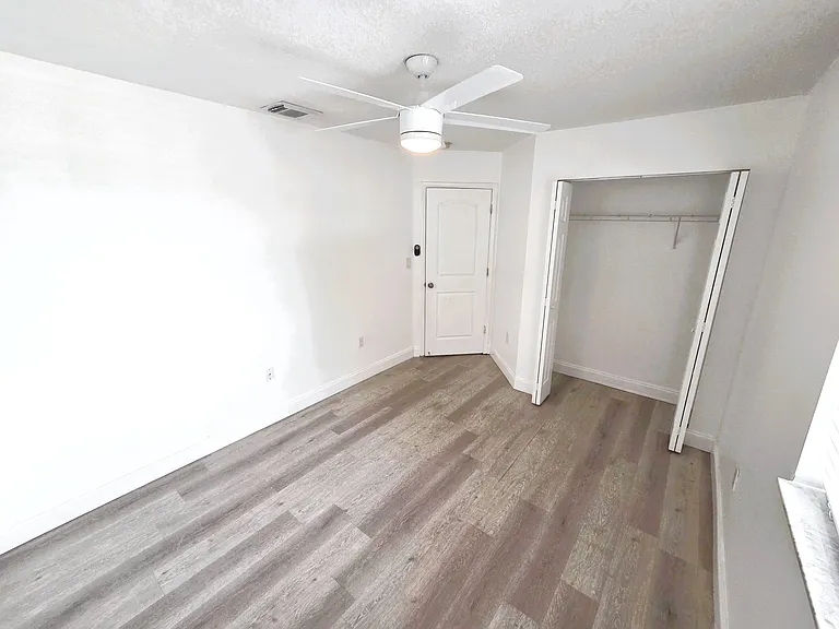 18616 SW 100th Ave — Photo 17