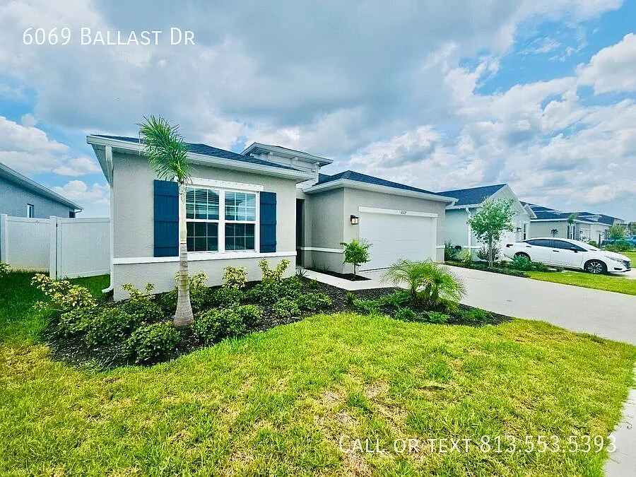 Beautiful 3-Bedroom Lakefront Home in Wimauma! — Photo 4