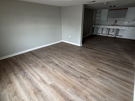 3rd image of 838 Cactus Ln
