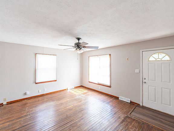 4th image of 1142 N Somerset Ave