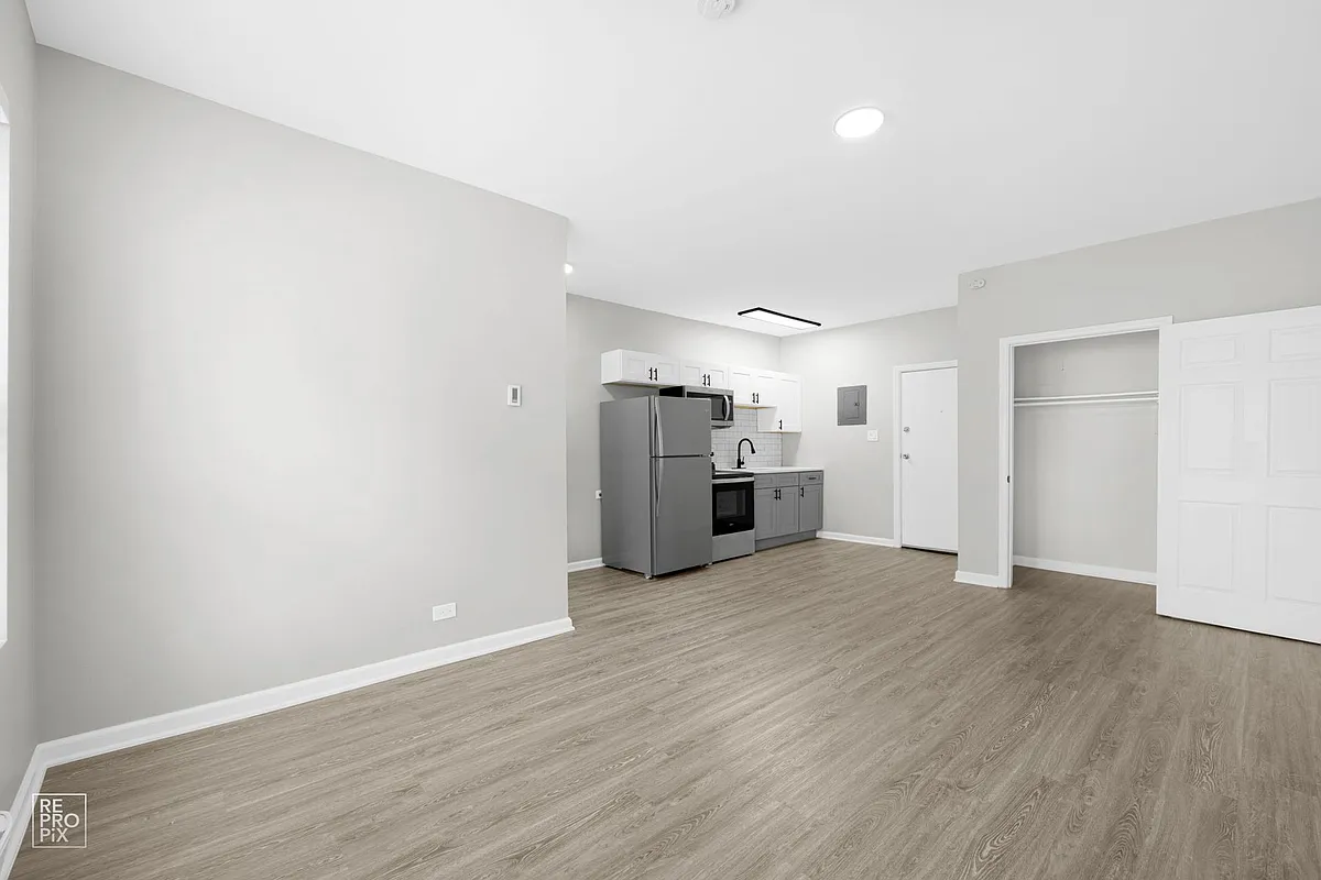 Building Photo - 4901 S Drexel Blvd Chicago, IL 60615
