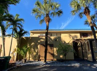 16104 Kilmarnock Dr, Hialeah, FL 33014