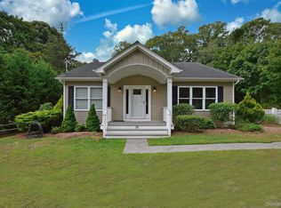 39 Hill St E, Wading River, NY 11792