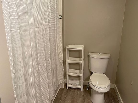 2nd floor bathroom 