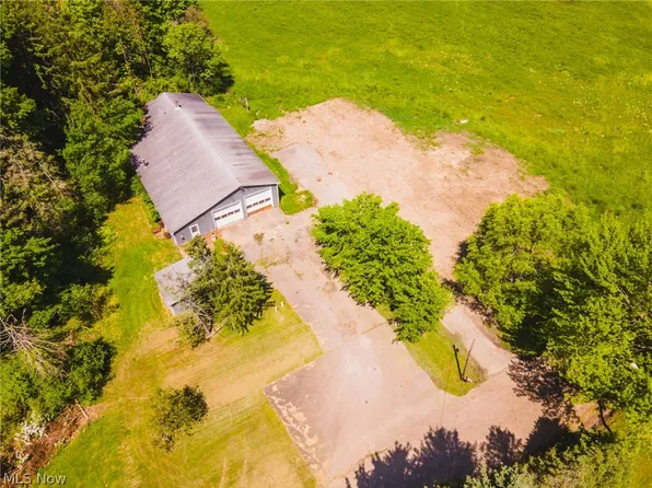 514 Wilson Ln, Lowellville, OH 44436