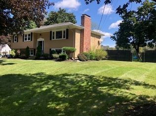 7 Breezewood Ln, Walpole, MA 02081