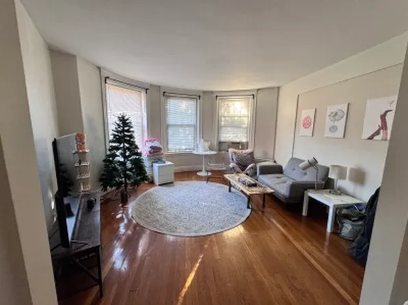 1247 Beacon St, Brookline, MA