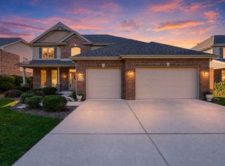 9040 Witham Ln, Woodridge, IL 60517