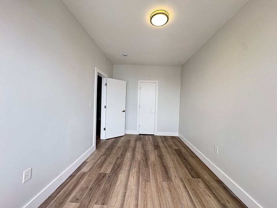 2nd image of 158 Bergen Ave APT 46