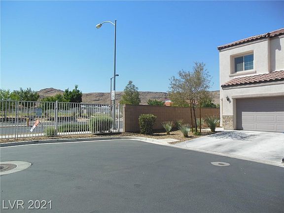 2nd image of 6897 Dragonfly Rock St