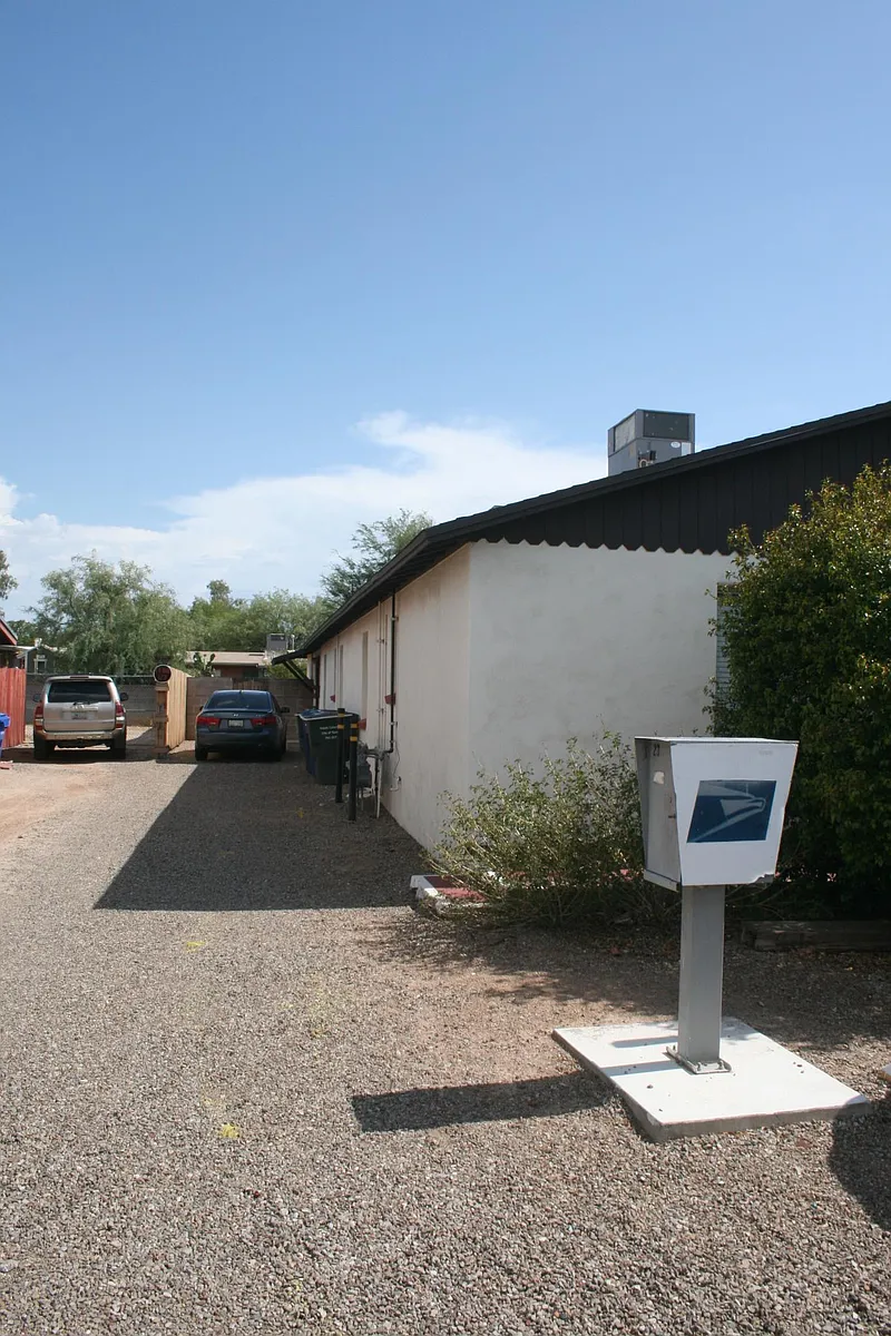Building Photo - 4106 E Pima St #5