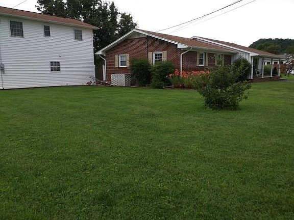 2nd image of 123 Camelot Ct