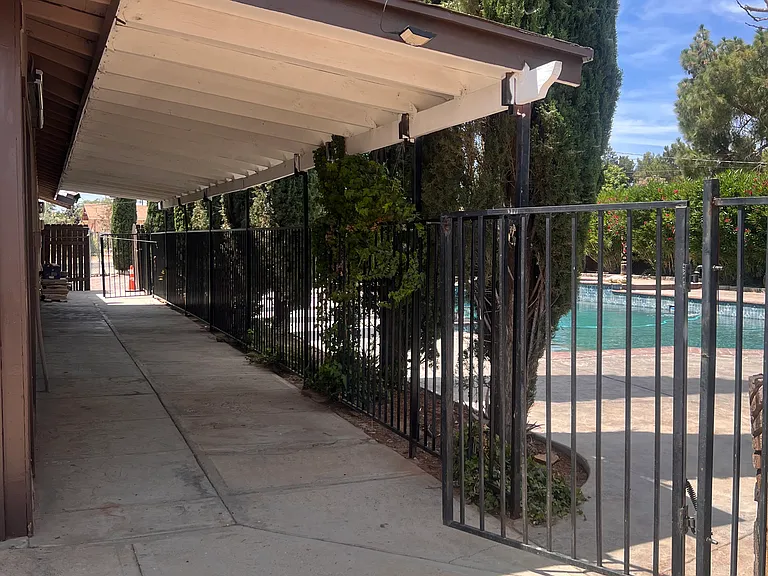 Yucca St — Photo 9