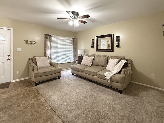 4th image of 1027 Gary Dr