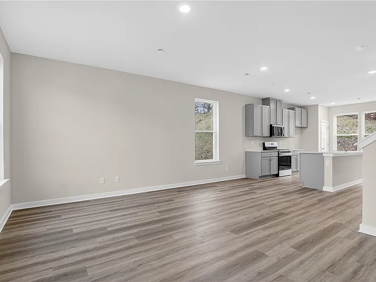 704 Olivia St — Photo 16