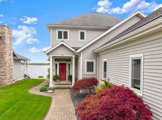 731 E Northshore Dr, Syracuse, IN 46567