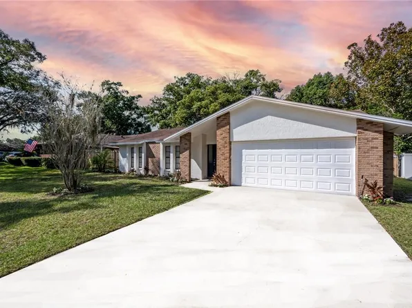 17524 Meadowbridge Dr, Lutz, FL 33549