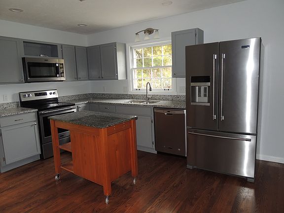 3rd image of 485 West Ave